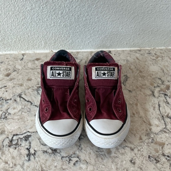 Converse Sneakers Classic Canvas Design - Picture 2 of 7